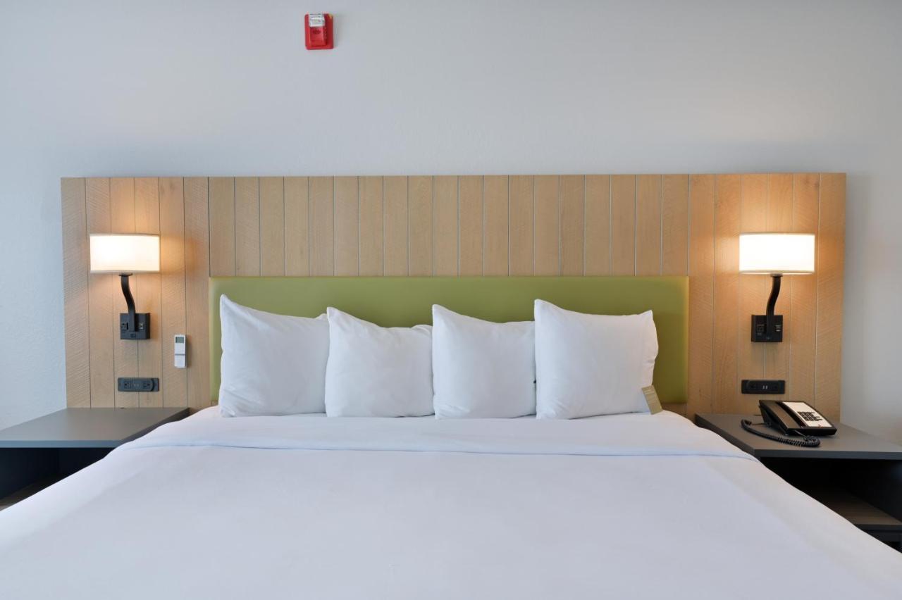 Country Inn & Suites By Radisson, Bloomington-Normal Airport, Il מראה חיצוני תמונה