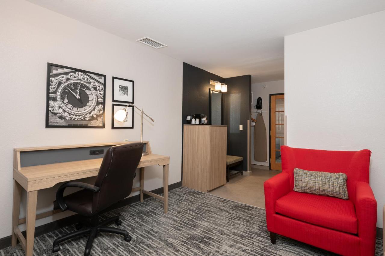 Country Inn & Suites By Radisson, Bloomington-Normal Airport, Il מראה חיצוני תמונה