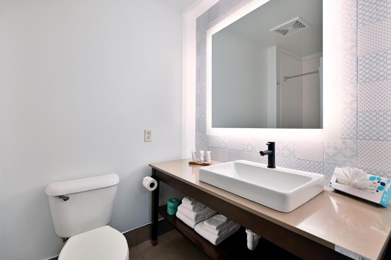 Country Inn & Suites By Radisson, Bloomington-Normal Airport, Il מראה חיצוני תמונה