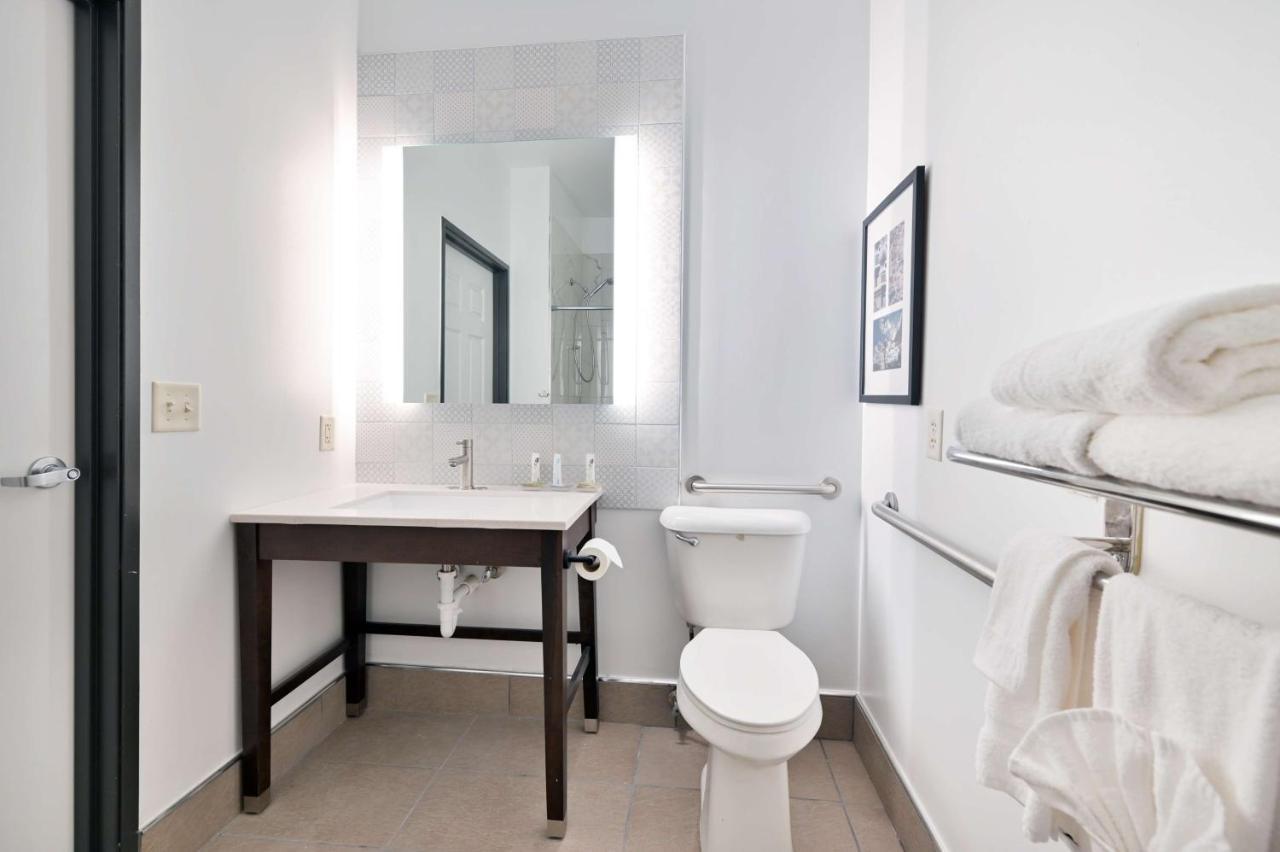 Country Inn & Suites By Radisson, Bloomington-Normal Airport, Il מראה חיצוני תמונה