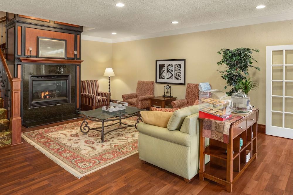 Country Inn & Suites By Radisson, Bloomington-Normal Airport, Il מראה חיצוני תמונה