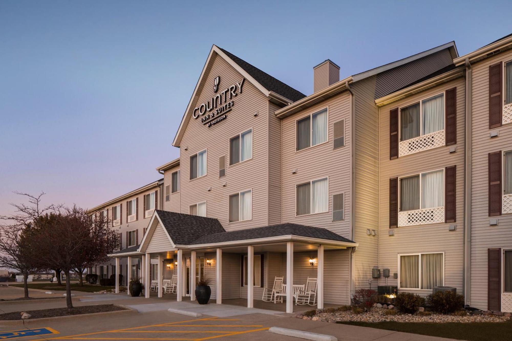 Country Inn & Suites By Radisson, Bloomington-Normal Airport, Il מראה חיצוני תמונה