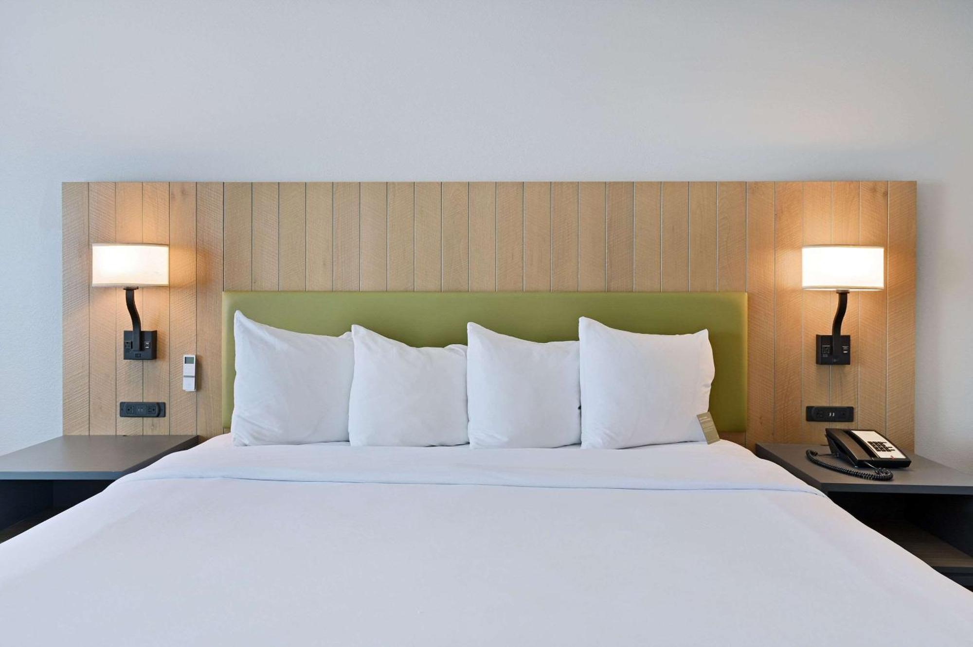Country Inn & Suites By Radisson, Bloomington-Normal Airport, Il מראה חיצוני תמונה