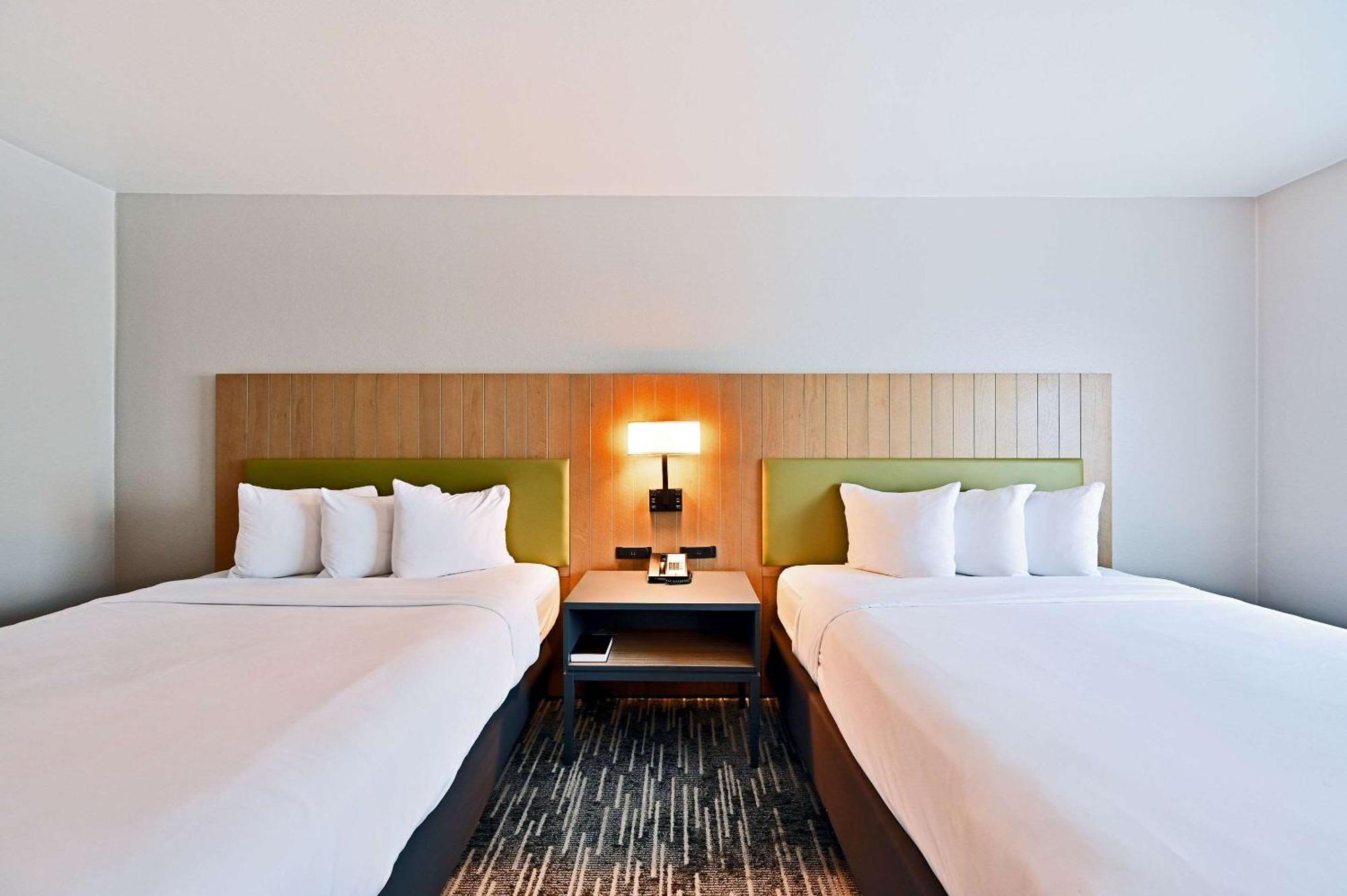 Country Inn & Suites By Radisson, Bloomington-Normal Airport, Il מראה חיצוני תמונה