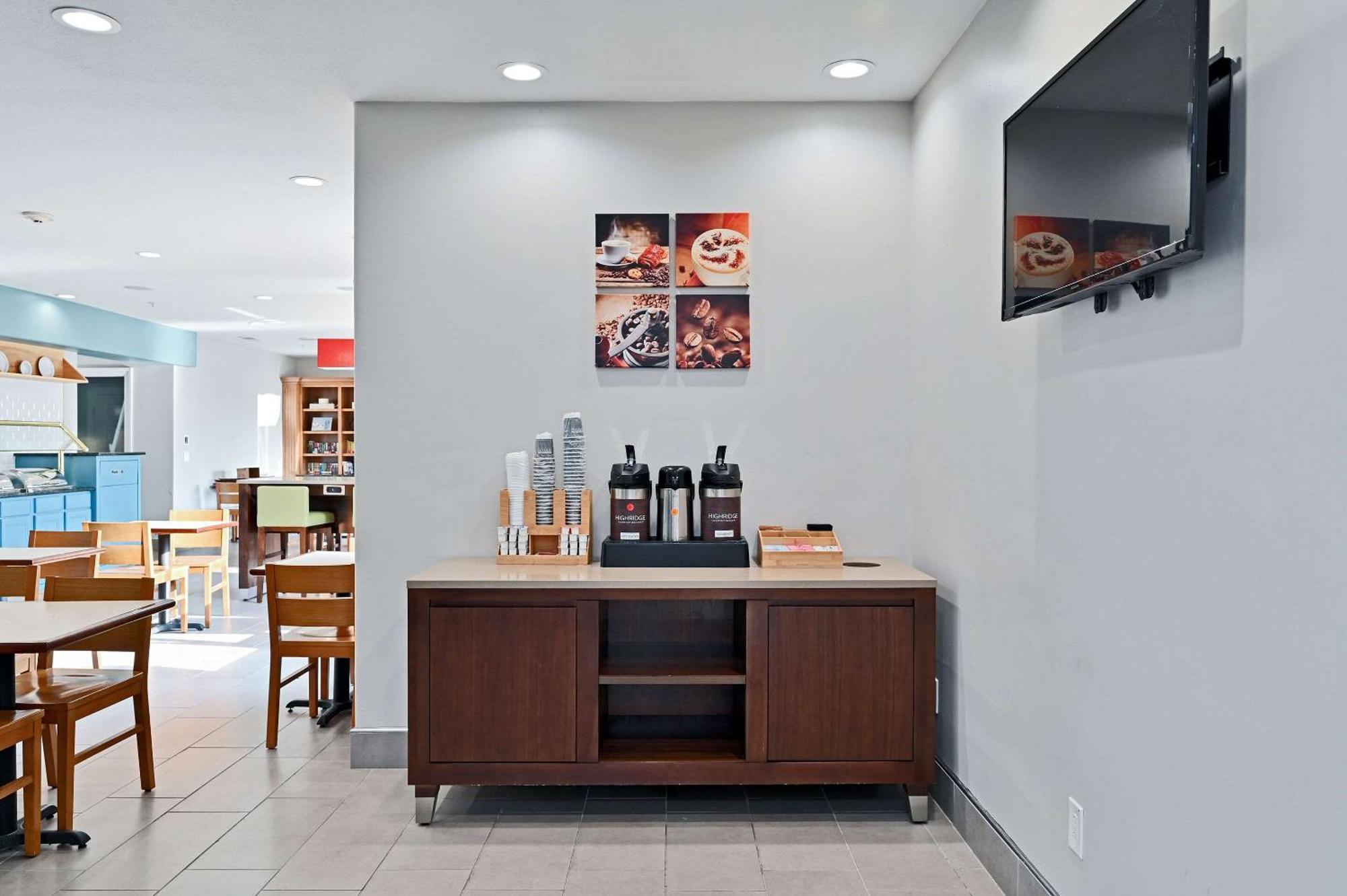Country Inn & Suites By Radisson, Bloomington-Normal Airport, Il מראה חיצוני תמונה