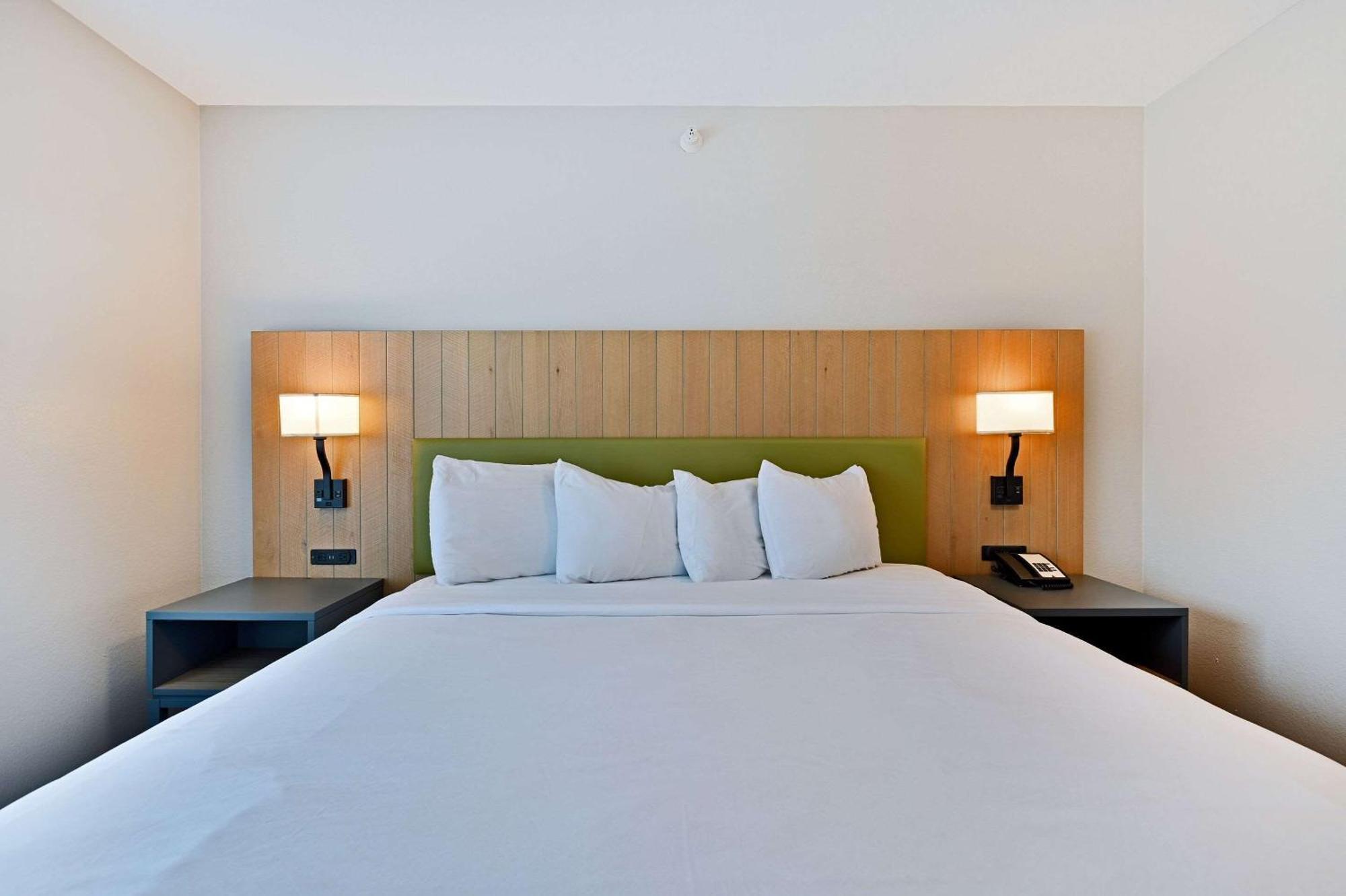 Country Inn & Suites By Radisson, Bloomington-Normal Airport, Il מראה חיצוני תמונה