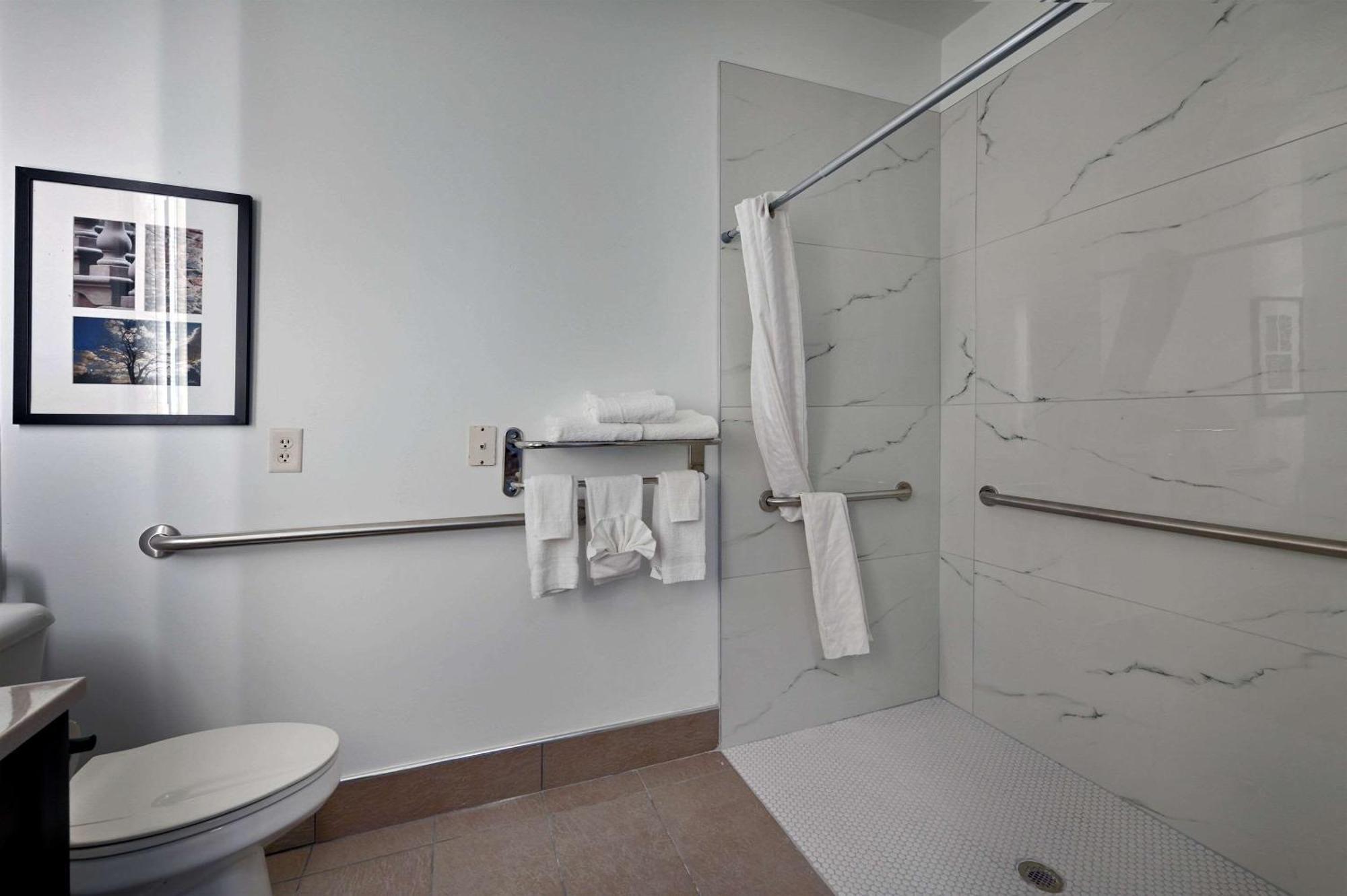 Country Inn & Suites By Radisson, Bloomington-Normal Airport, Il מראה חיצוני תמונה