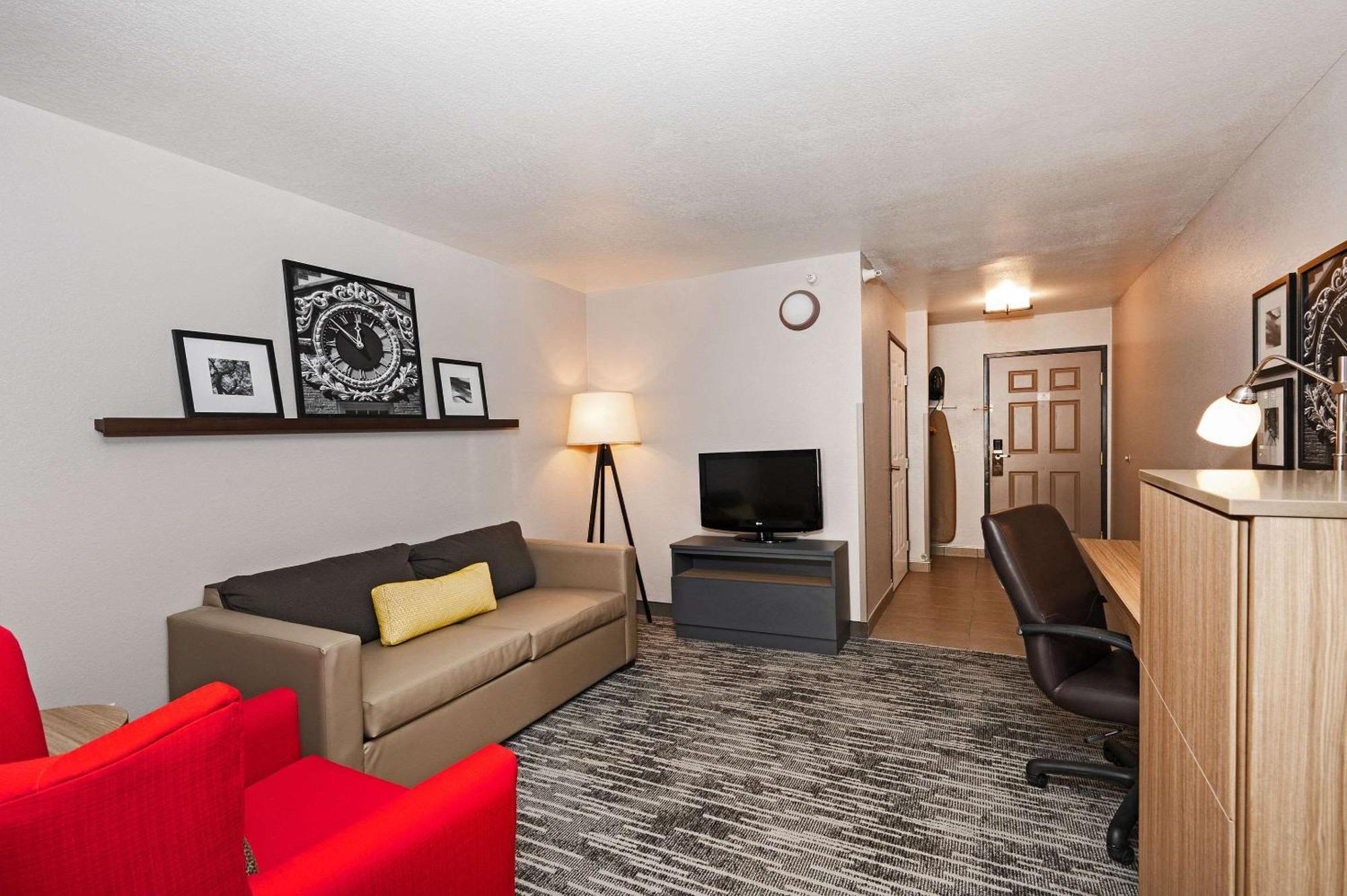 Country Inn & Suites By Radisson, Bloomington-Normal Airport, Il מראה חיצוני תמונה